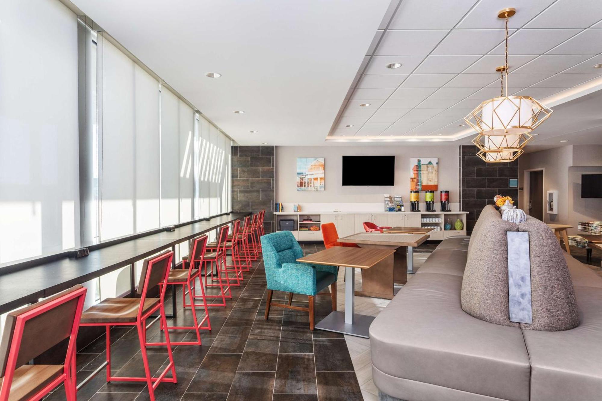 Home2 Suites By Hilton Cedar Rapids Westdale Bagian luar foto